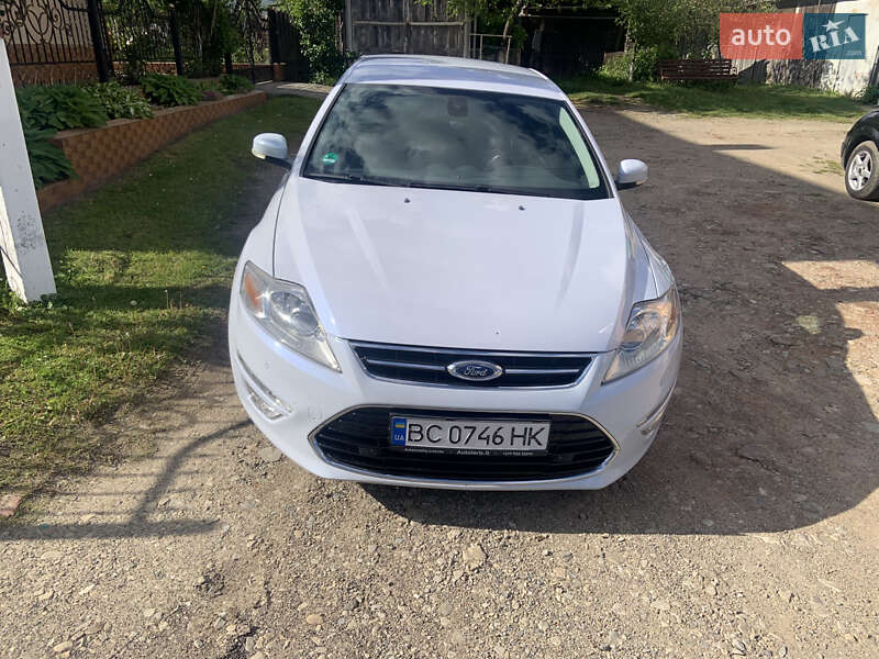 Седан Ford Mondeo 2013 в 