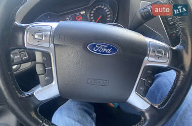 Седан Ford Mondeo 2013 в 