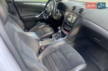 Седан Ford Mondeo 2013 в 