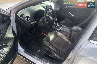 Седан Ford Mondeo 2013 в 