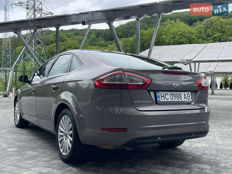 Лифтбек Ford Mondeo 2014 в Львове