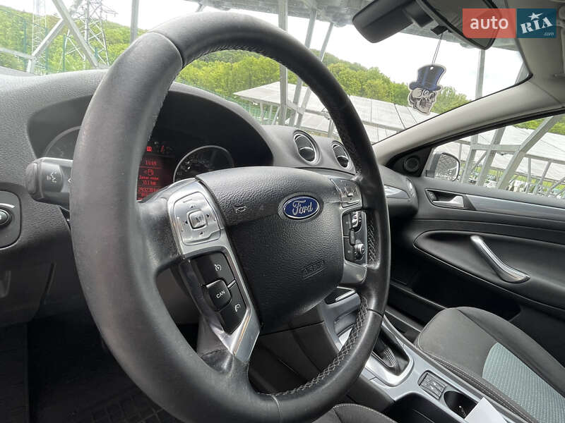 Лифтбек Ford Mondeo 2014 в Львове