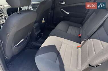 Седан Ford Mondeo 2010 в 