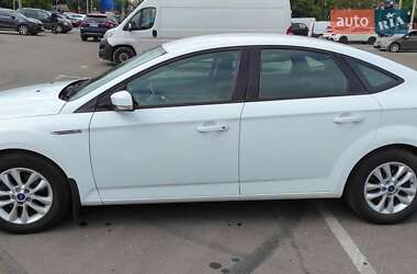 Седан Ford Mondeo 2012 в 