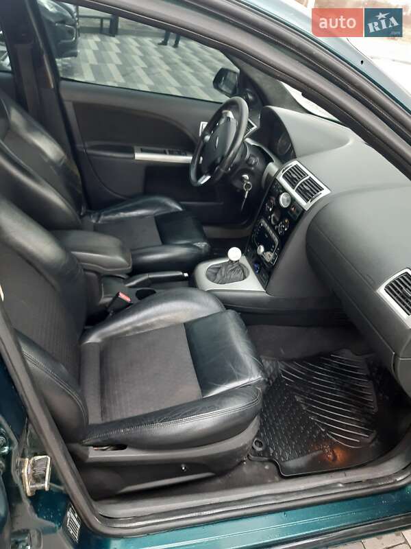Седан Ford Mondeo 2002 в Городке