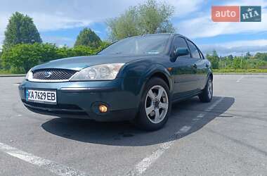 Лифтбек Ford Mondeo 2003 в 