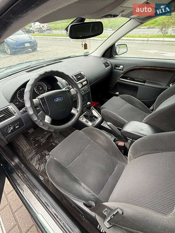 Лифтбек Ford Mondeo 2003 в Львове