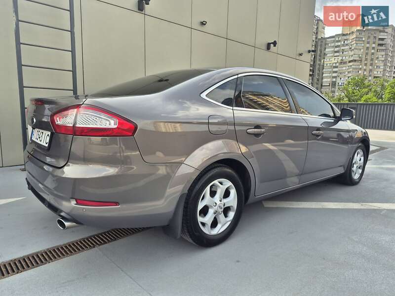 Седан Ford Mondeo 2011 в Киеве