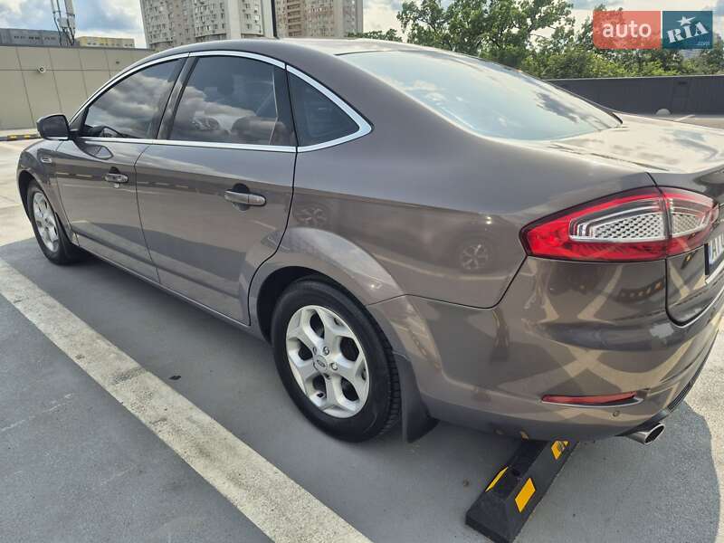 Седан Ford Mondeo 2011 в Киеве