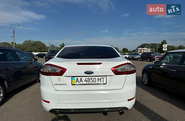 Седан Ford Mondeo 2012 в 