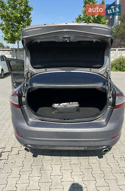 Седан Ford Mondeo 2011 в 