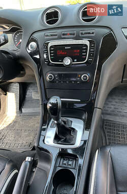 Седан Ford Mondeo 2011 в 