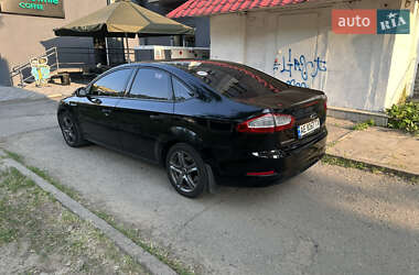 Седан Ford Mondeo 2011 в 