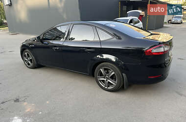 Седан Ford Mondeo 2011 в 