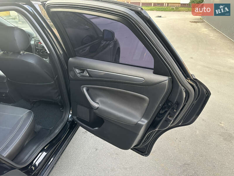 Седан Ford Mondeo 2011 в Дніпрі