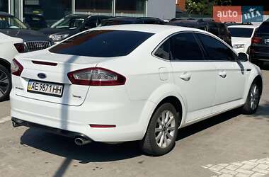 Седан Ford Mondeo 2011 в 