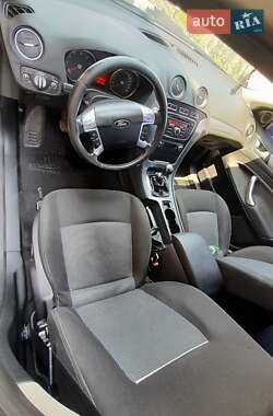 Седан Ford Mondeo 2011 в 