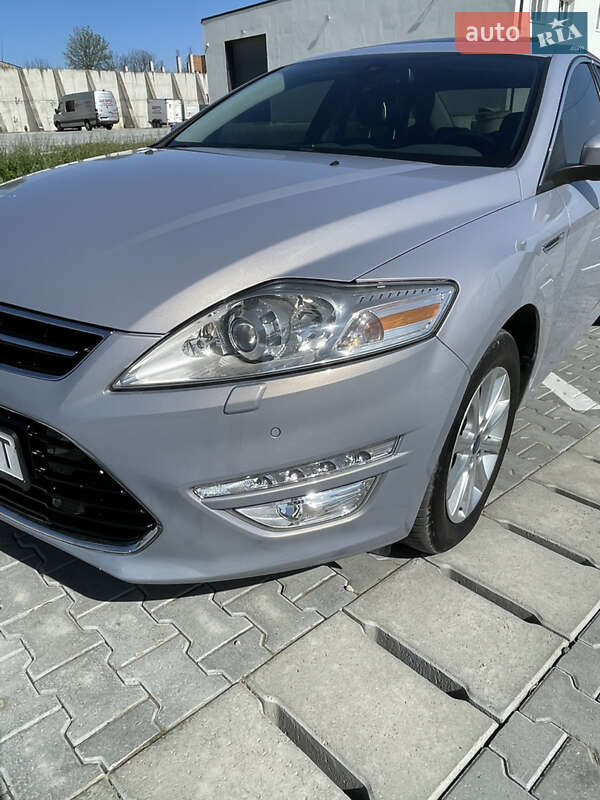Седан Ford Mondeo 2010 в Чернівцях