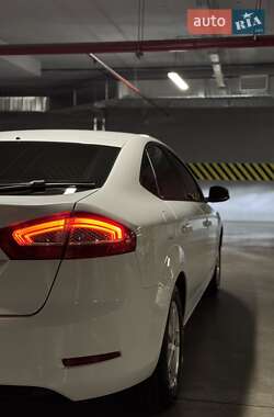 Лифтбек Ford Mondeo 2013 в 