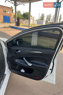 Ліфтбек Ford Mondeo 2008 в 