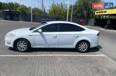 Седан Ford Mondeo 2012 в 