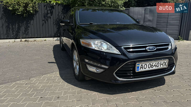 Седан Ford Mondeo 2013 в Ужгороді