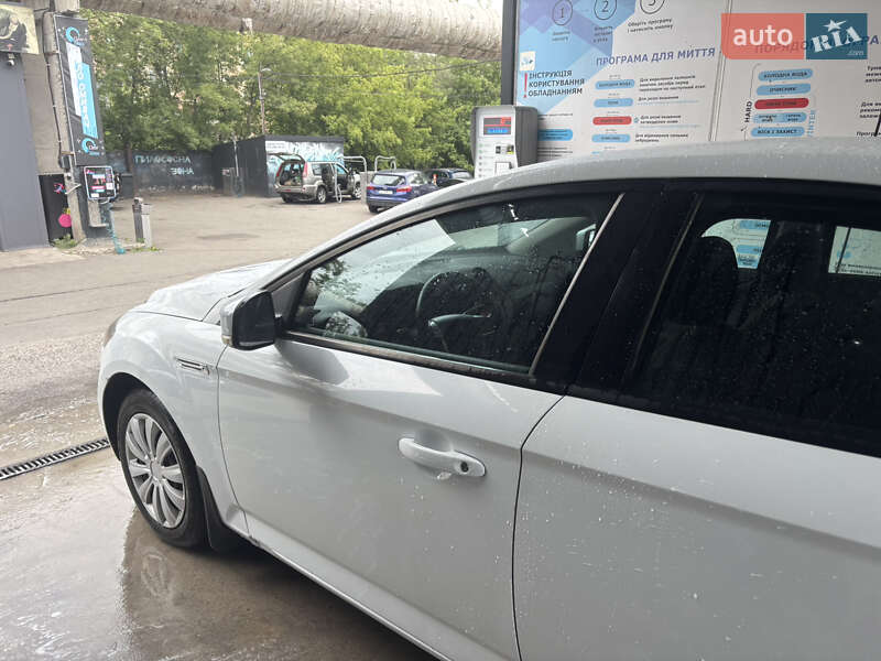 Лифтбек Ford Mondeo 2013 в Киеве