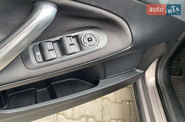 Седан Ford Mondeo 2011 в 