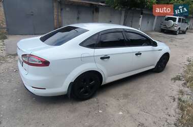 Седан Ford Mondeo 2011 в 