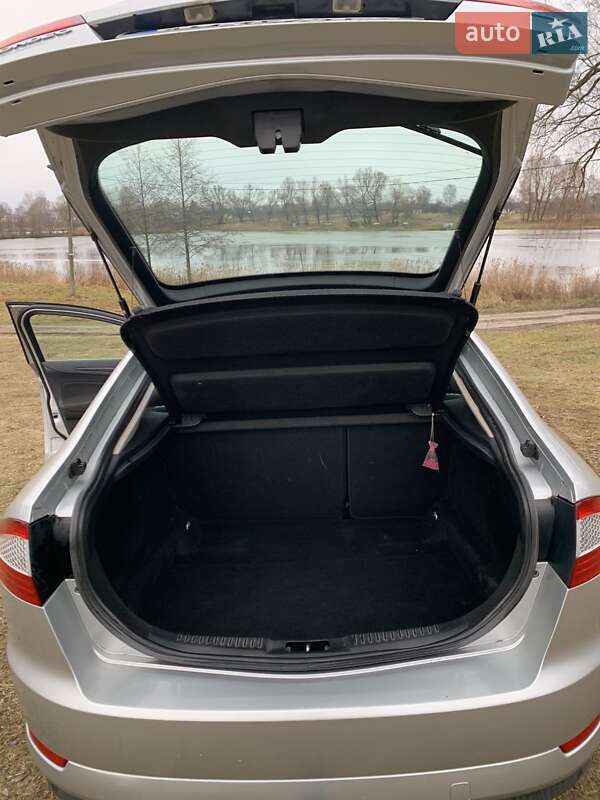 Седан Ford Mondeo 2010 в Мене