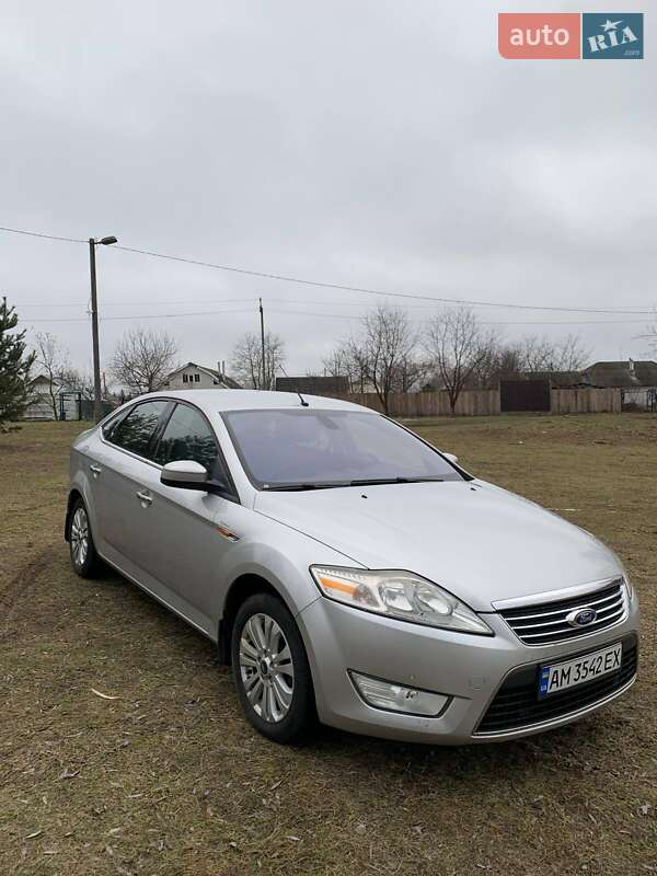 Седан Ford Mondeo 2010 в Мене