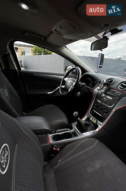 Седан Ford Mondeo 2010 в 