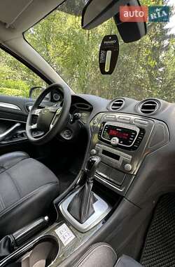 Лифтбек Ford Mondeo 2010 в 