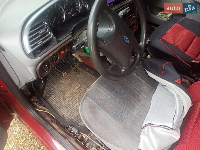 Лифтбек Ford Mondeo 1993 в Полтаве фото 3 Лифтбек Ford Mondeo 1993 в Полтаве