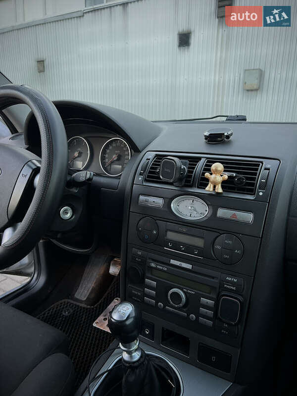 Седан Ford Mondeo 2001 в Ужгороді