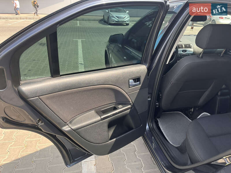 Лифтбек Ford Mondeo 2005 в Одессе