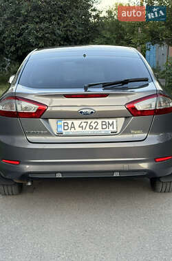 Лифтбек Ford Mondeo 2013 в 