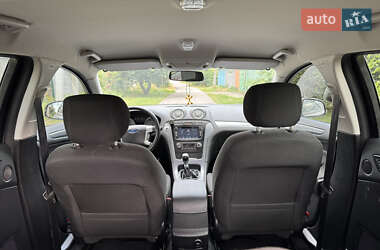 Лифтбек Ford Mondeo 2013 в 