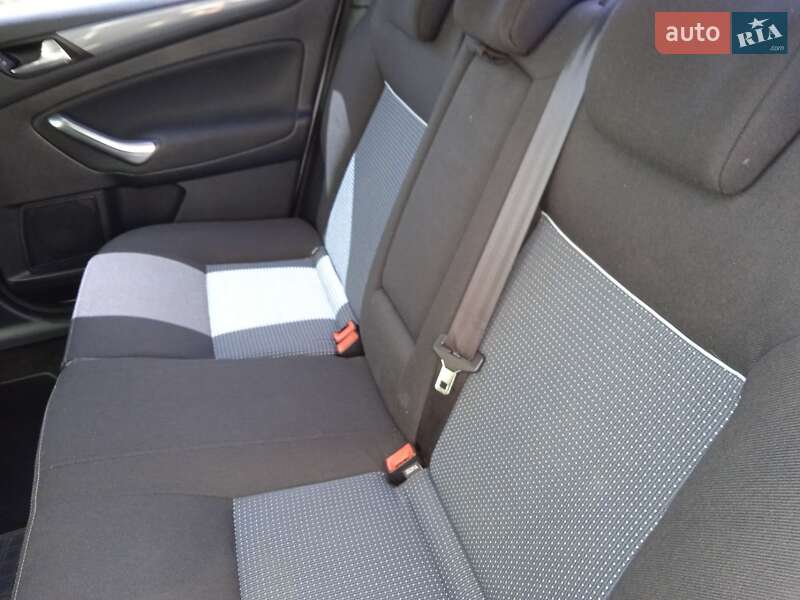 Седан Ford Mondeo 2012 в Белгороде-Днестровском