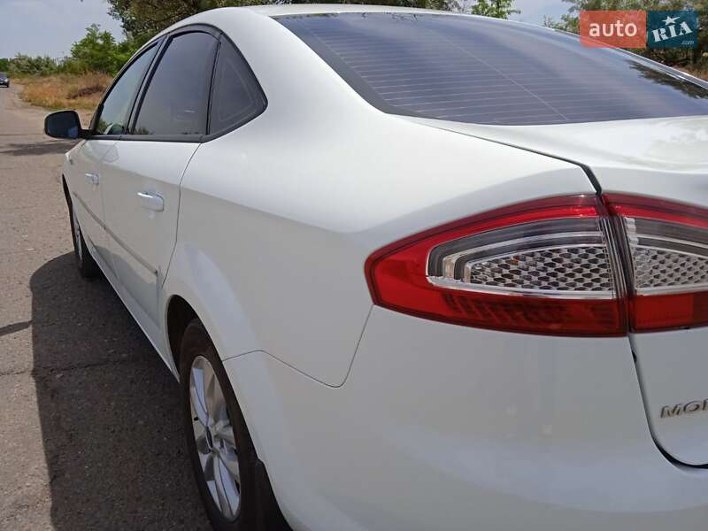 Седан Ford Mondeo 2012 в Белгороде-Днестровском
