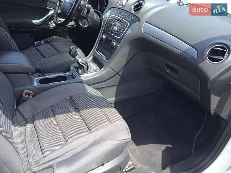 Седан Ford Mondeo 2012 в Белгороде-Днестровском