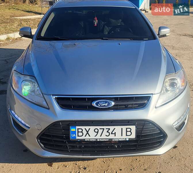 Седан Ford Mondeo 2012 в Деражне