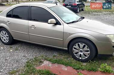 Седан Ford Mondeo 2004 в 