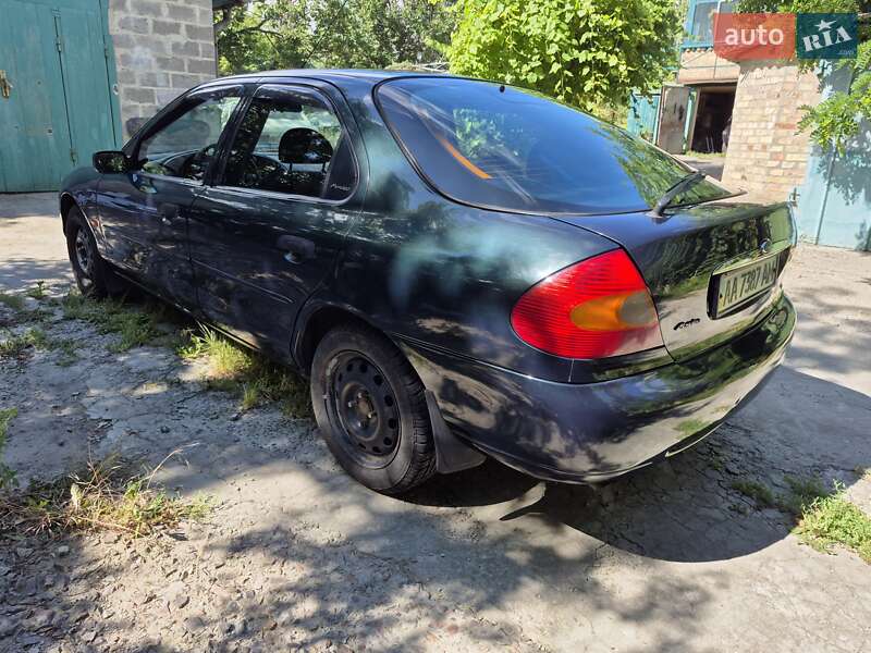 Лифтбек Ford Mondeo 1998 в Киеве