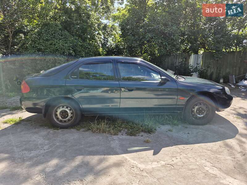 Лифтбек Ford Mondeo 1998 в Киеве