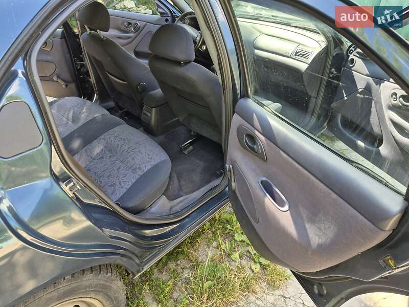 Лифтбек Ford Mondeo 1998 в Киеве
