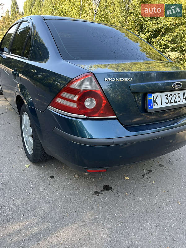 Седан Ford Mondeo 2005 в Киеве