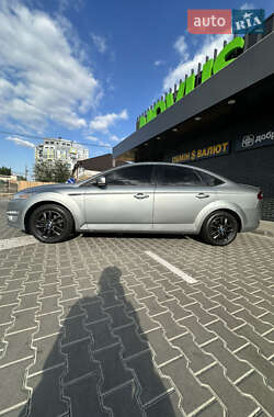Седан Ford Mondeo 2012 в 