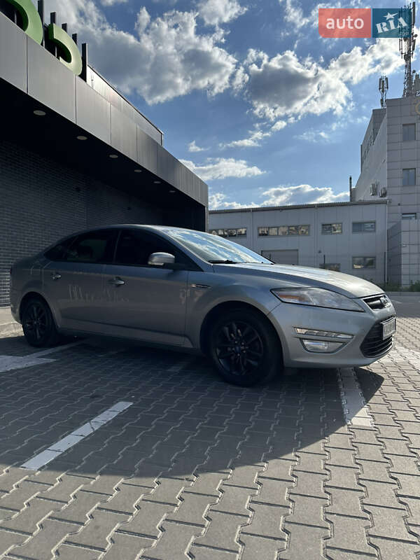 Седан Ford Mondeo 2012 в Киеве