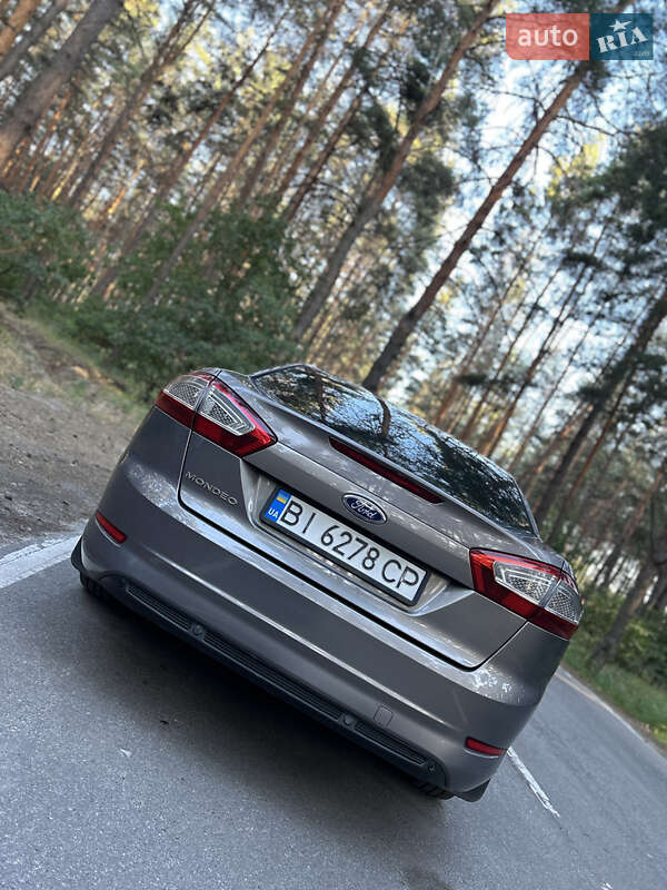 Седан Ford Mondeo 2012 в Полтаве
